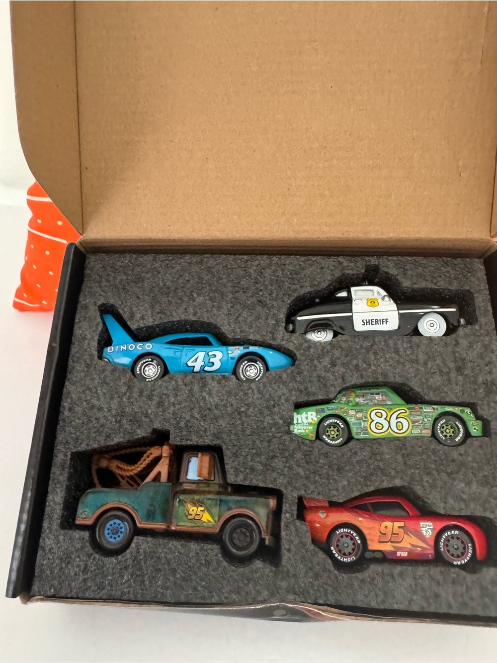Mattel Disney Pixar 5-Pack Die-Cast Set Allow Vehicles Cars 2